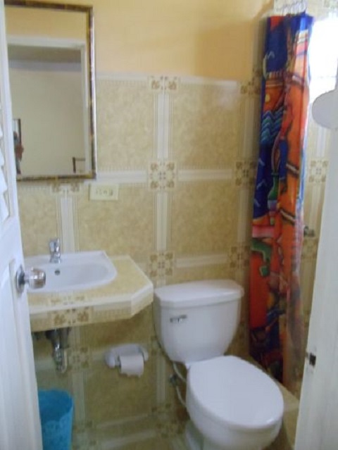 'Bathroom 2' Casas particulares are an alternative to hotels in Cuba.